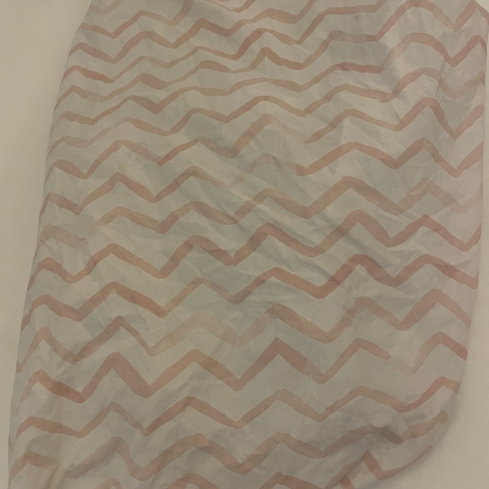 Pottery barn crib fitted sheet - pink - good used condition